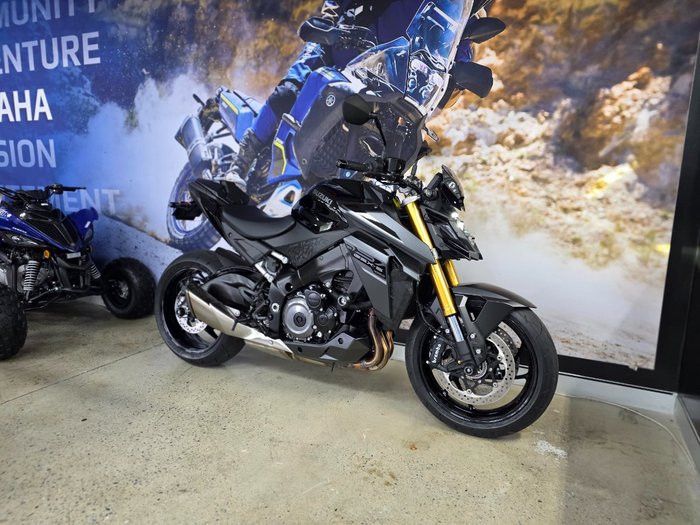 2025 Suzuki GSX-S1000 BLACK