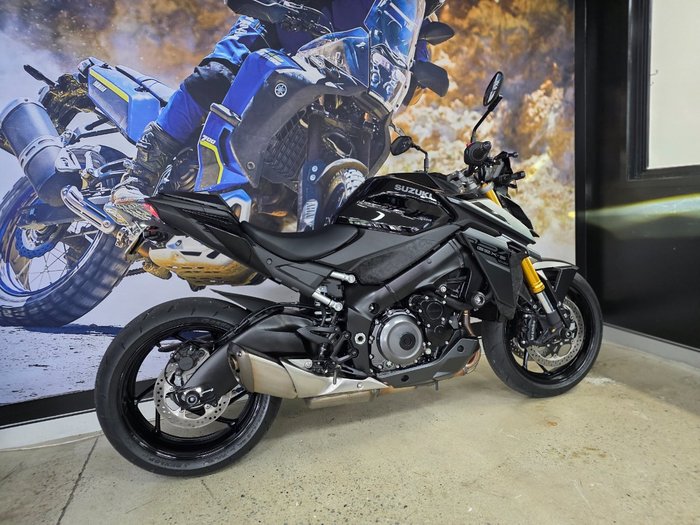2025 Suzuki GSX-S1000 BLACK