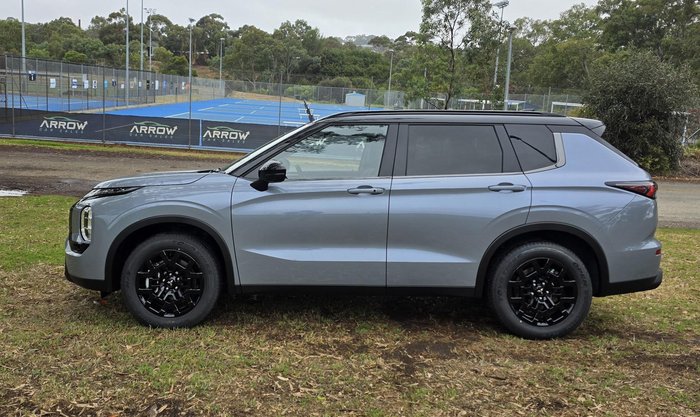 2025 Mitsubishi Outlander LS