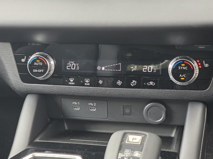 2025 Mitsubishi Outlander LS