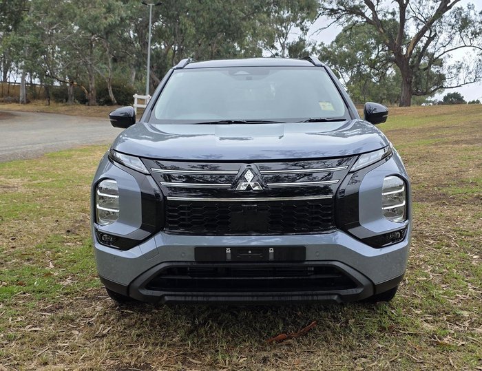 2025 Mitsubishi Outlander LS