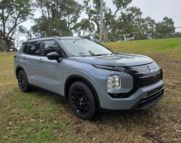 2025 Mitsubishi Outlander LS