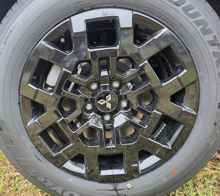 2025 Mitsubishi Outlander LS