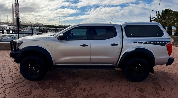 2022 Nissan Navara SL