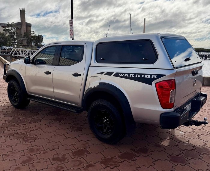 2022 Nissan Navara SL