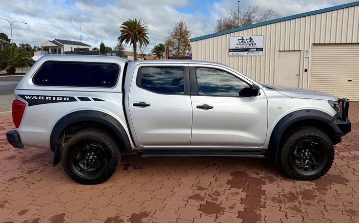 2022 Nissan Navara SL