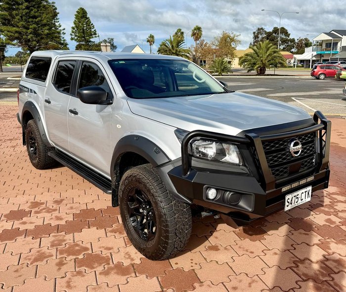 2022 Nissan Navara SL