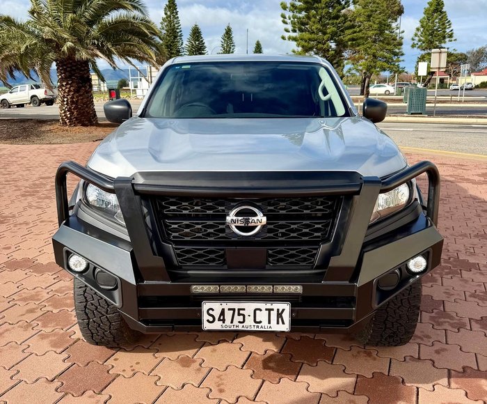 2022 Nissan Navara SL