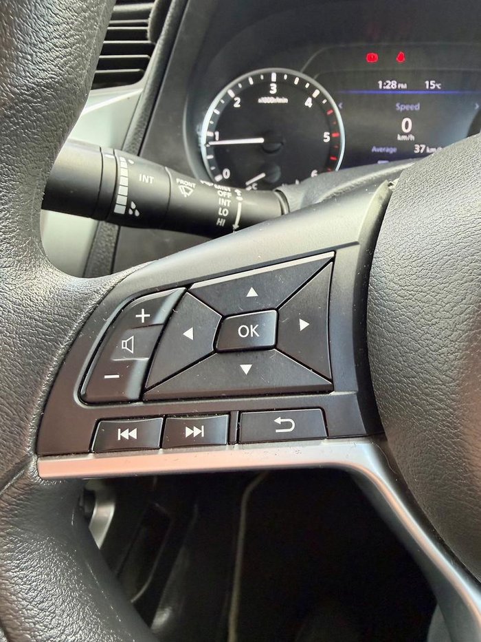2022 Nissan Navara SL