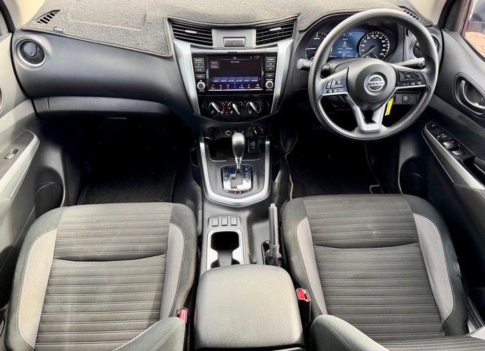 2022 Nissan Navara SL