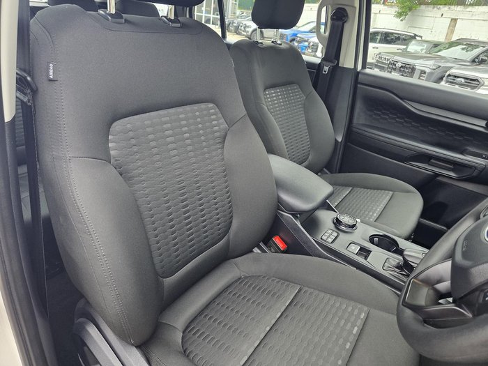 2025 Ford Everest Ambiente