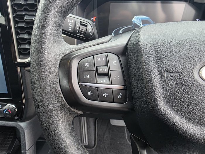 2025 Ford Everest Ambiente