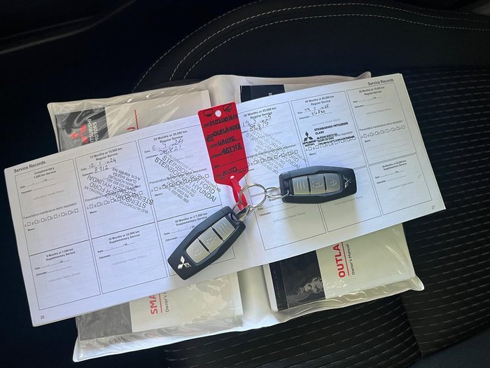 2023 Mitsubishi Outlander ES