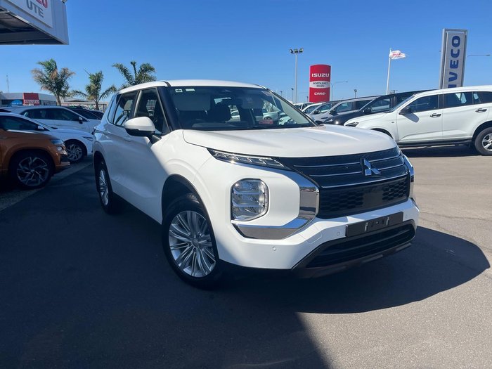 2023 Mitsubishi Outlander ES