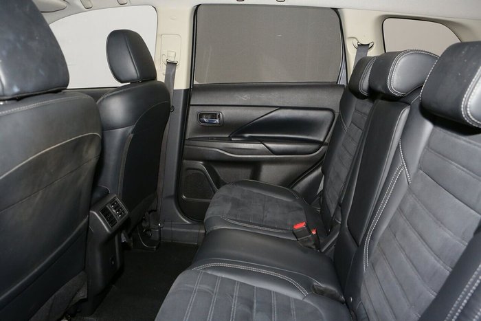 2020 Mitsubishi Outlander LS