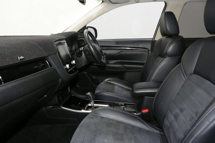 2020 Mitsubishi Outlander LS