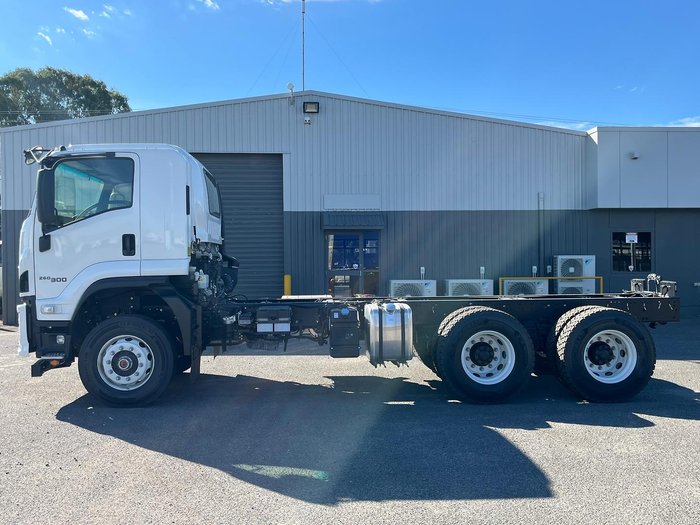 2026 Isuzu F Series FVZ 260-300 AT R55