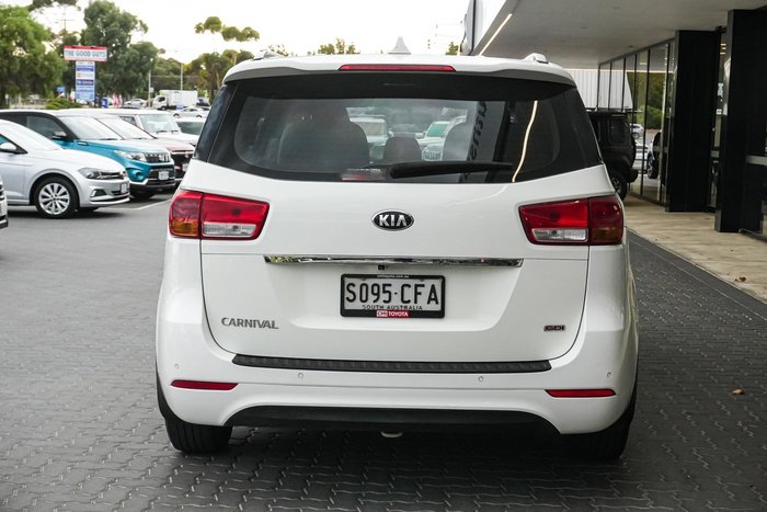 2018 Kia Carnival S