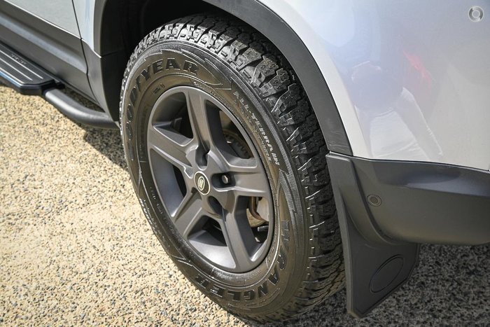 2021 Land Rover Defender 90 D200