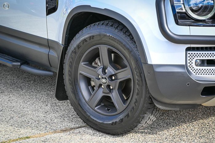 2021 Land Rover Defender 90 D200