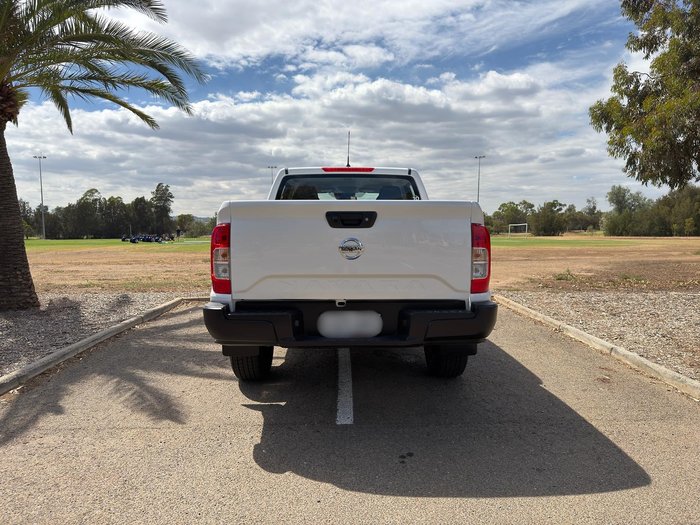 2025 Nissan Navara SL