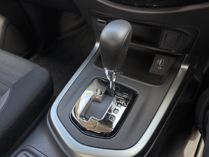 2025 Nissan Navara SL