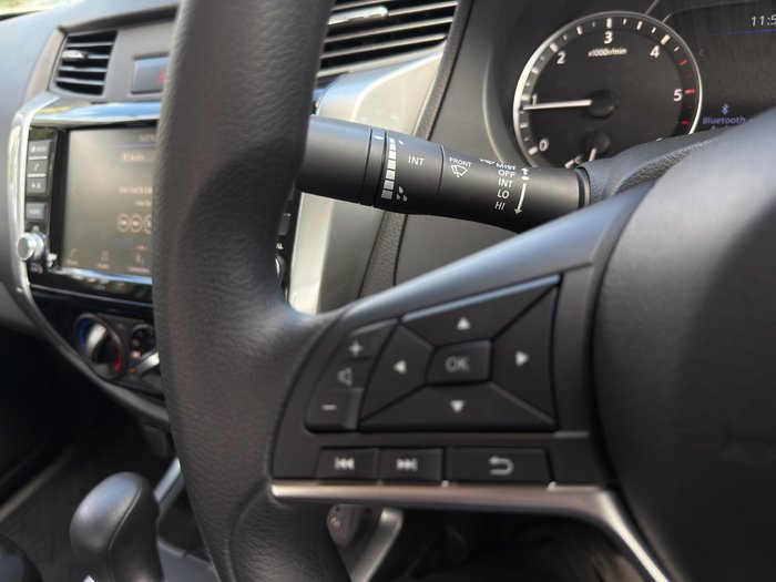 2025 Nissan Navara SL