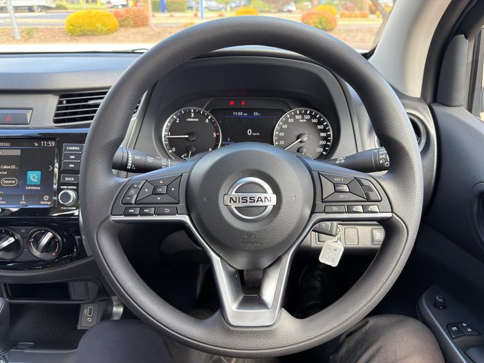 2025 Nissan Navara SL