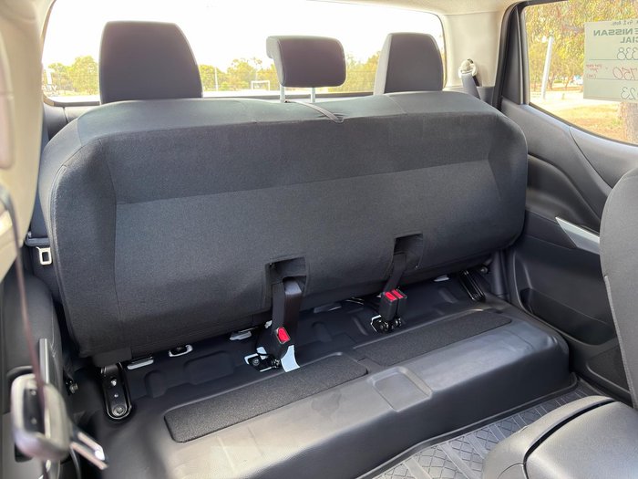 2025 Nissan Navara SL