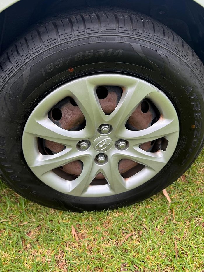 2014 Hyundai Accent Active