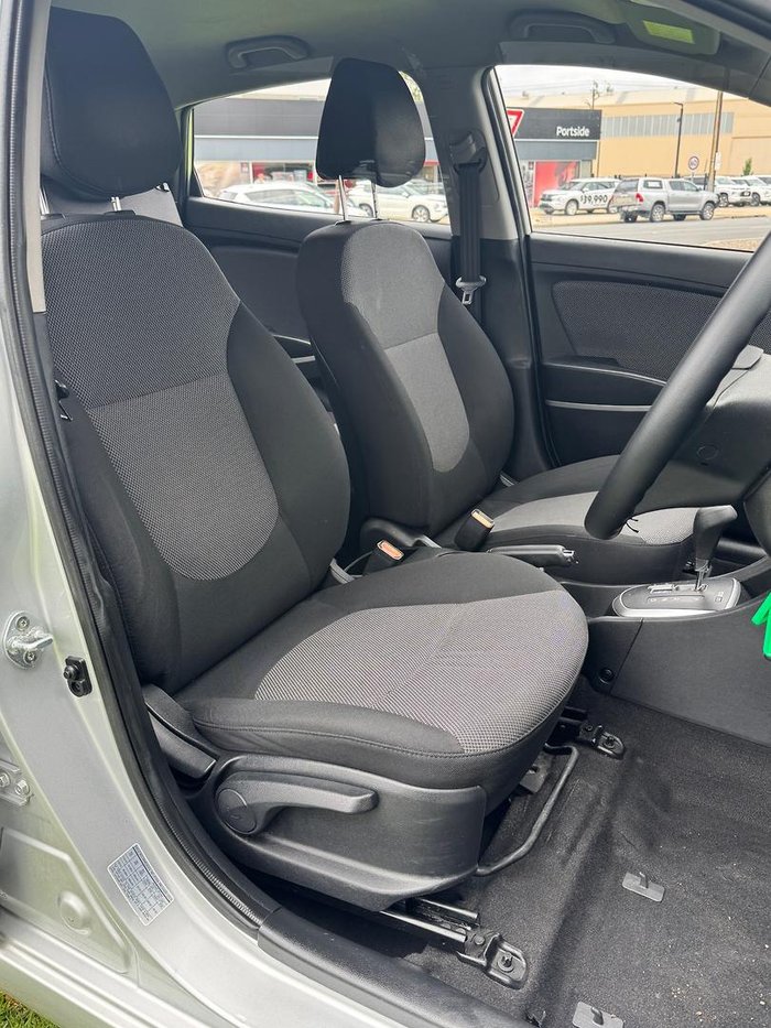 2014 Hyundai Accent Active