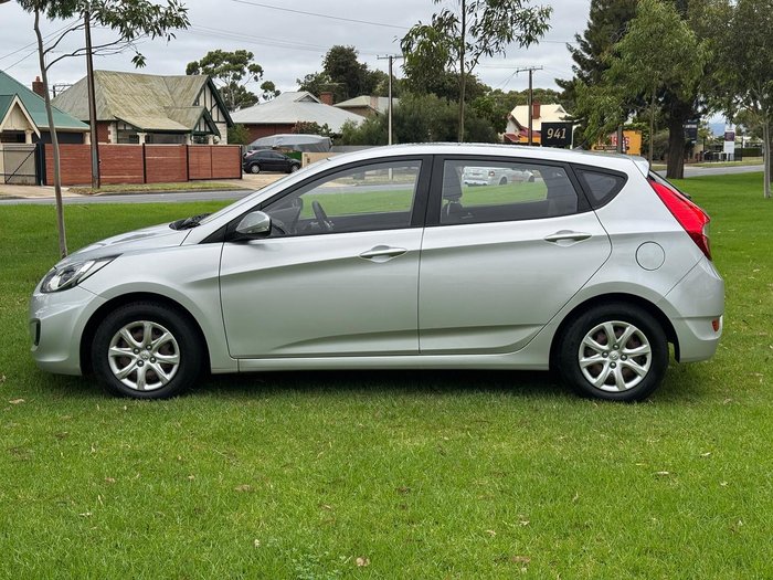 2014 Hyundai Accent Active