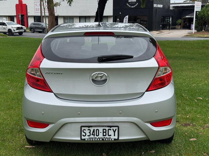 2014 Hyundai Accent Active