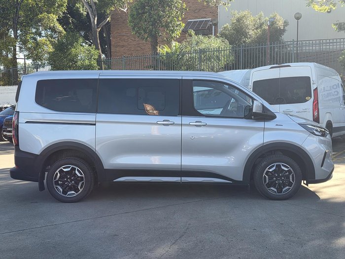 2025 Ford Tourneo Active