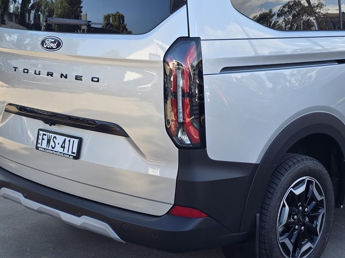 2025 Ford Tourneo Active