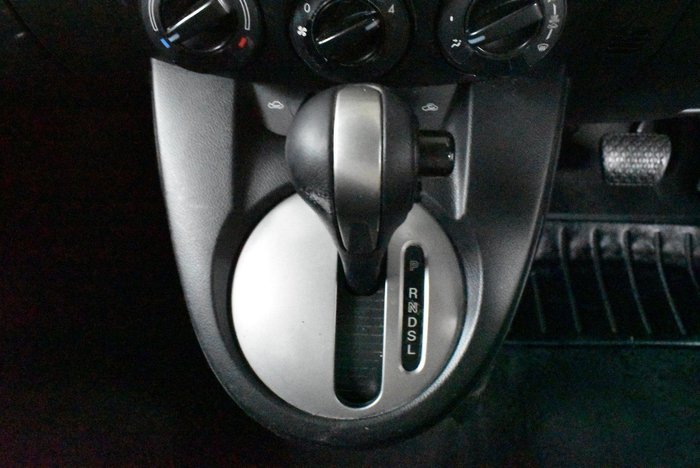 2013 Mazda 2 Neo Sport