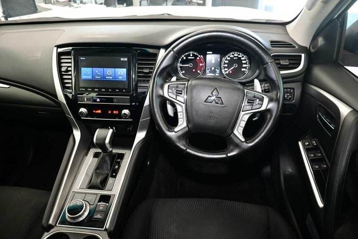 2022 Mitsubishi Pajero Sport GLX