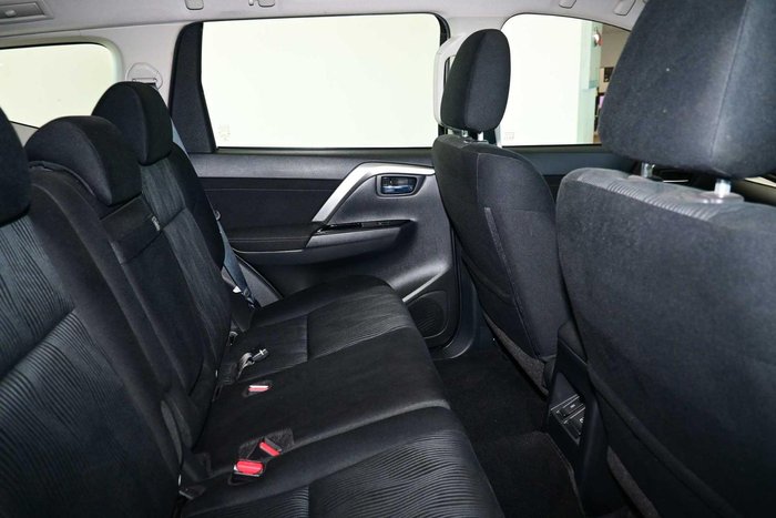 2022 Mitsubishi Pajero Sport GLX