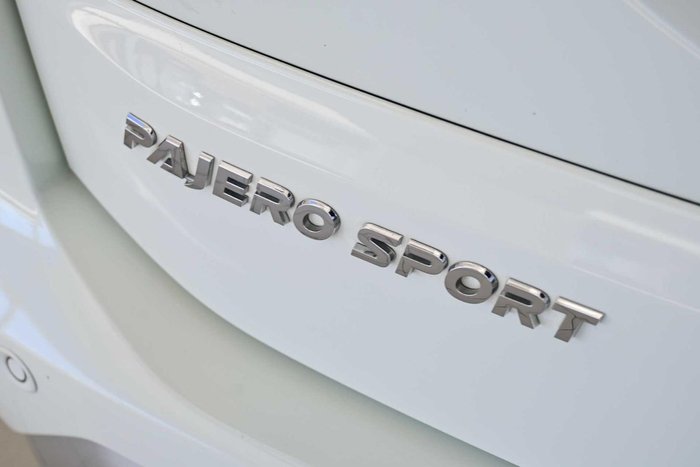 2022 Mitsubishi Pajero Sport GLX