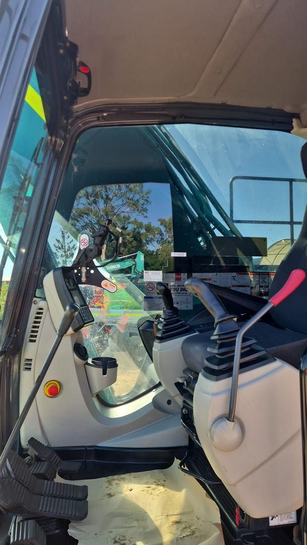 2022 Kobelco Sk260lc