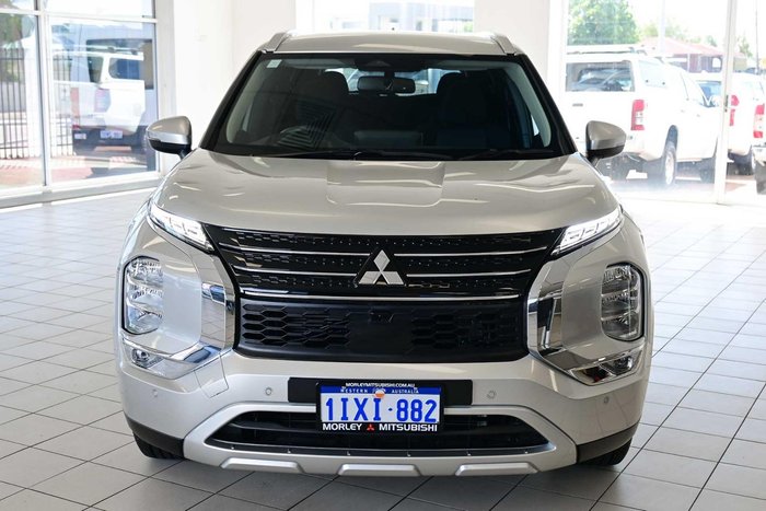 2025 Mitsubishi Outlander LS