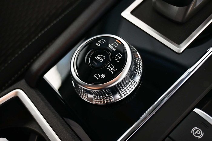 2025 Mitsubishi Outlander LS