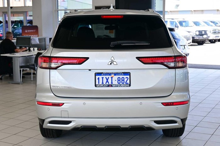 2025 Mitsubishi Outlander LS