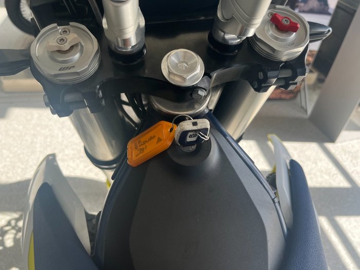 2022 HUSQVARNA 701 ENDURO WHITE