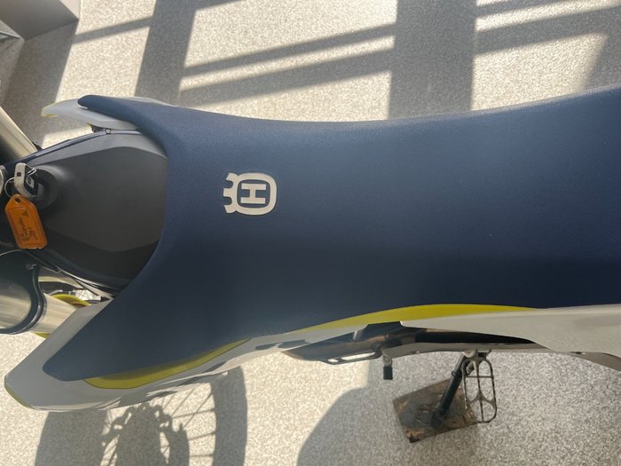 2022 HUSQVARNA 701 ENDURO WHITE