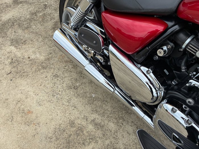 2013 Triumph THUNDERBIRD RUBY METALLIC/BLACK METALLIC