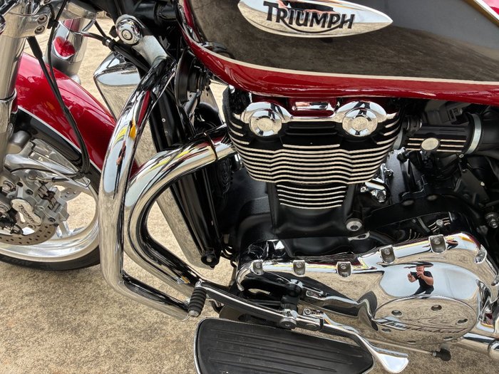 2013 Triumph THUNDERBIRD RUBY METALLIC/BLACK METALLIC