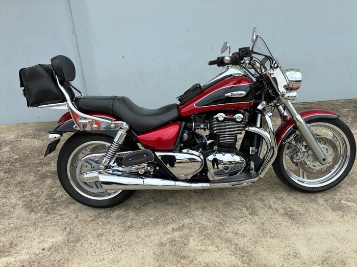 2013 Triumph THUNDERBIRD RUBY METALLIC/BLACK METALLIC