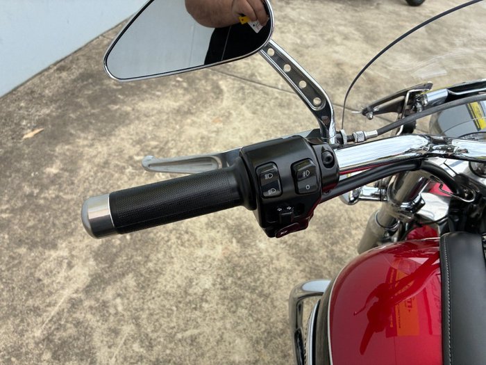 2013 Triumph THUNDERBIRD RUBY METALLIC/BLACK METALLIC