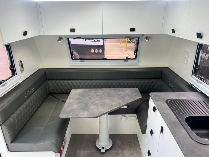 2023 Southern Cross Signature Series V8 Slide Out